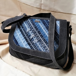 Ručně šitá černá riflová kabelka s klopou MORGANIT 5